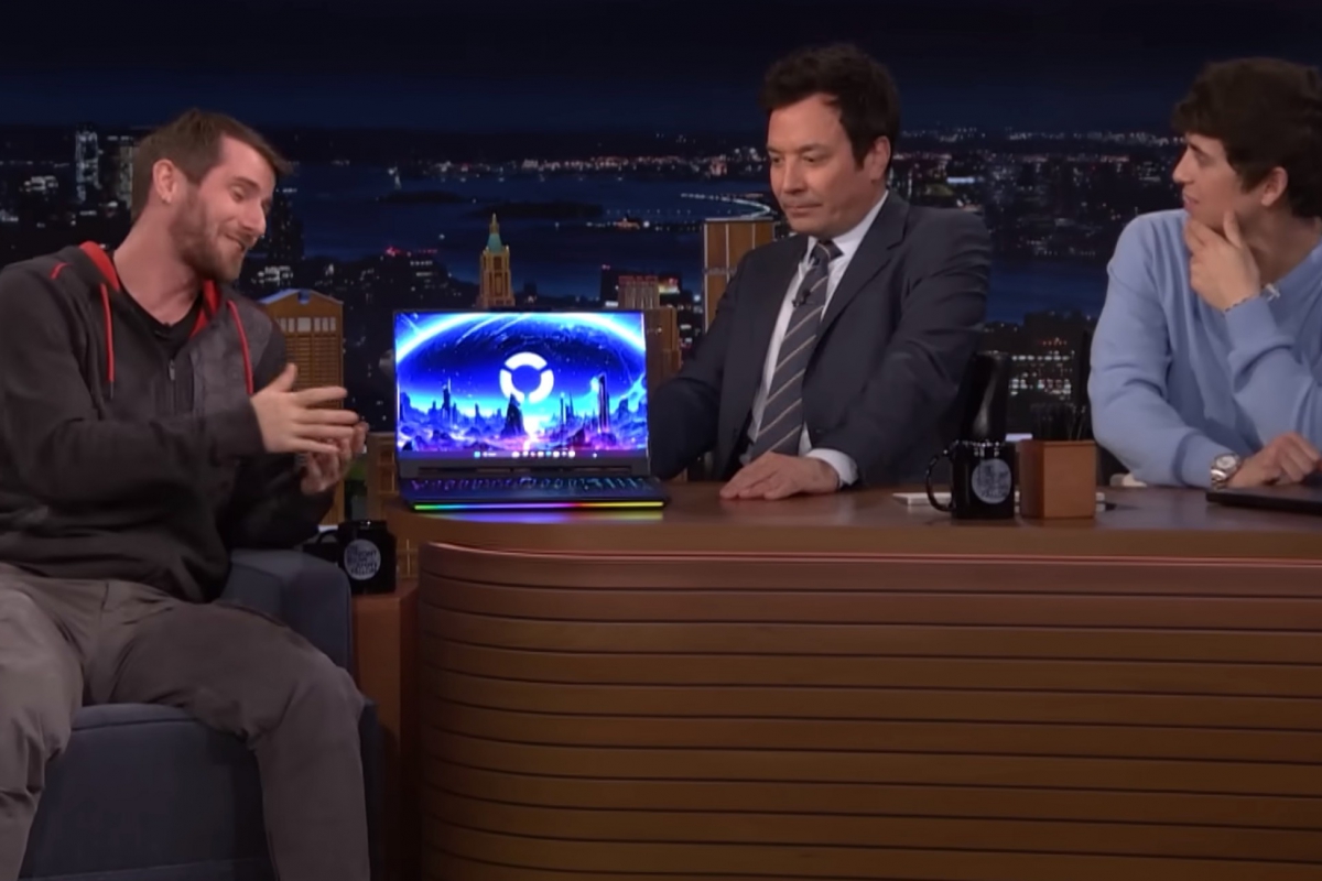 Le cauchemar en direct de Lenovo : son nouvel ordinateur portable enroulable ne fonctionne pas devant des millions de téléspectateurs