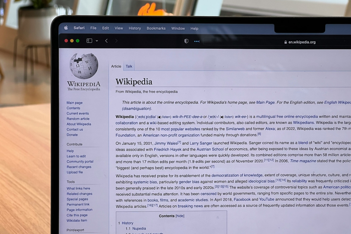 Le plan directeur de Wikipédia pour survivre à l'IA s'appelle Amazon, mais aussi Microsoft, Perplexity et Meta