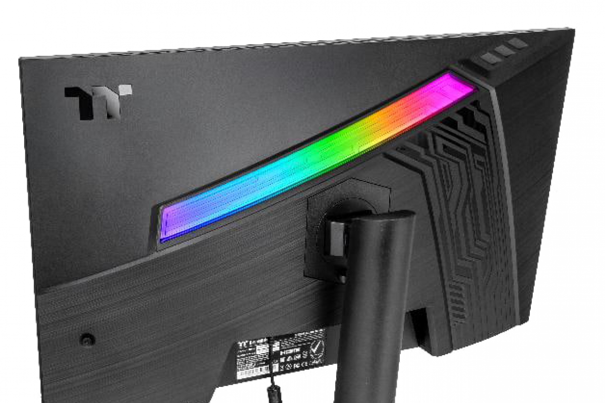 Thermaltake présente de nouveaux moniteurs au CES, résolution 4K et format double mode ou super ultra panoramique avec panneau OLED