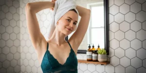 Faut-il vraiment se doucher tous les jours ? Ce que la science révèle sur notre routine d’hygiène