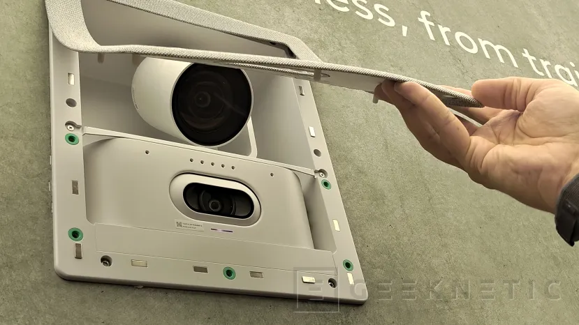 Geeknetic Nous avons visité le stand Logitech à l'ISE 2026 : voici la nouvelle caméra Rally AI avec double objectif et vision 4K 2