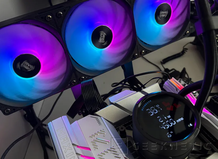 Revue Geeknetic Levelplay COMBAT LIQUID 360 HUD 14