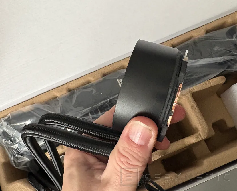 Geeknetic Levelplay COMBAT LIQUID 360 HUD Revue 7