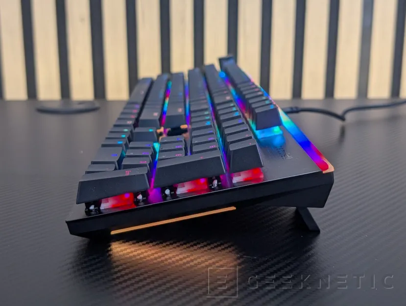 Geeknétique, taisez-vous ! Examen du support d'éclairage 5