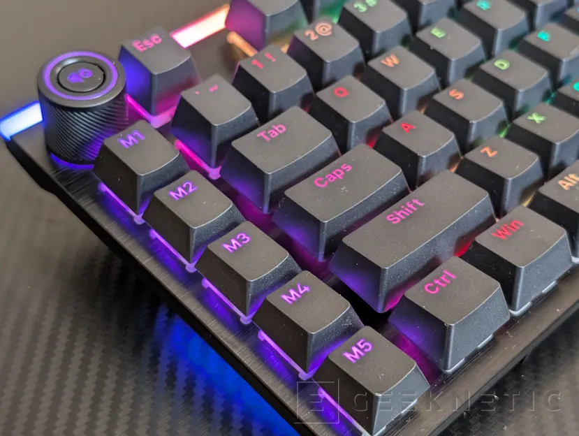 Geeknétique, taisez-vous ! Examen du support d'éclairage 7