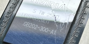 Ils overclockent un MSI RTX 5090 Lightning Z jusqu&rsquo;à ce que le GPU explose