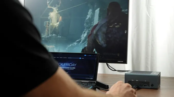 Geeknetic Un PC de la taille d'un clavier avec un AMD Ryzen AI 9 HX 370 apparaît pour le financement participatif et les utilisateurs remettent en question la viabilité du projet 3