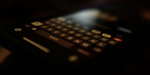 Pas de smartphone à portée de main la nuit : voilà pourquoi on en gagne en santé