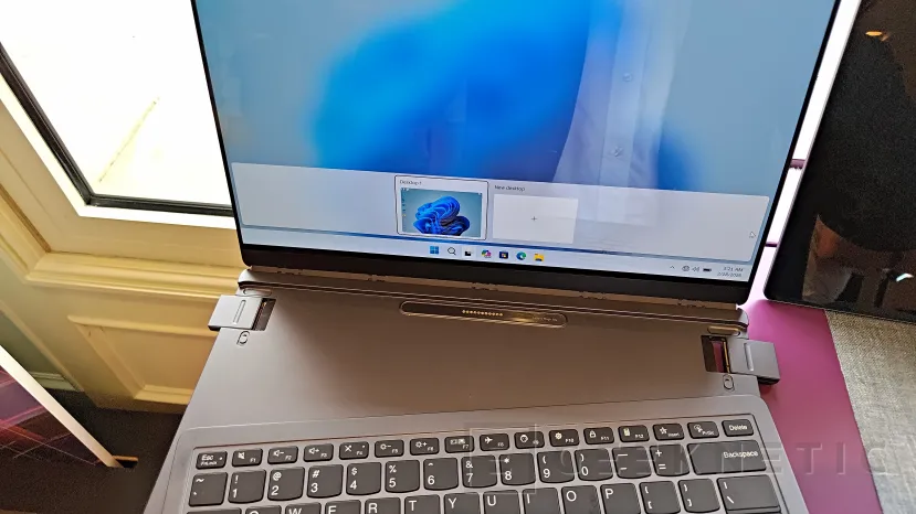 Geeknetic Lenovo réinvente l'ordinateur portable à double écran avec le ThinkBook Modular AI PC Concept 5