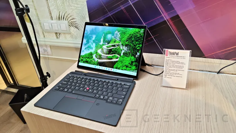 Geeknetic Lenovo étend ses solutions d'ordinateurs portables professionnels