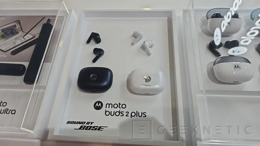 Geeknetic Motorola présente le razrfold au MWC 2026, un pliable à 2000 euros avec le meilleur système de caméra du segment selon DXOMARK 5