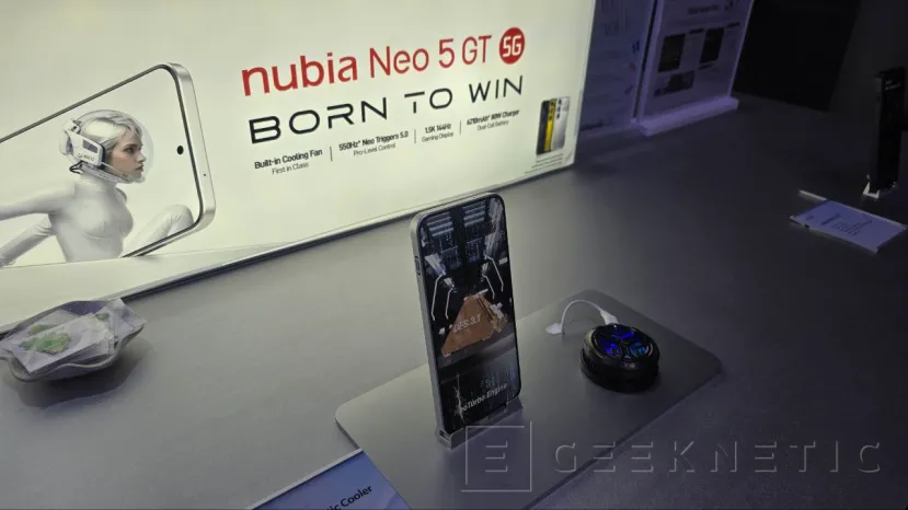 Geeknetic La nouvelle Nubia Neo 5 GT est le pari de ZTE pour les jeux : déclencheurs 550 Hz et accessoire manette de jeu pour un plus grand confort 3