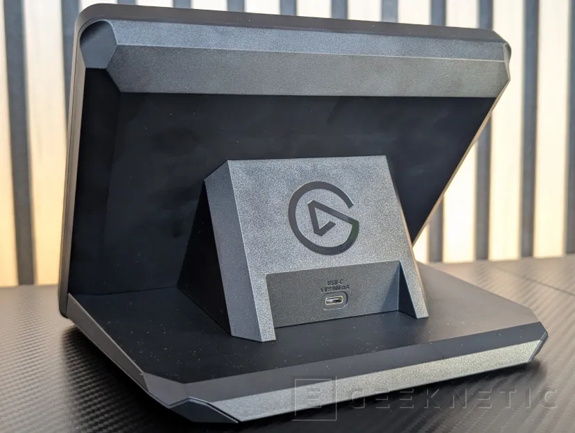 Geeknetic Elgato Stream Deck + XL Revue 5