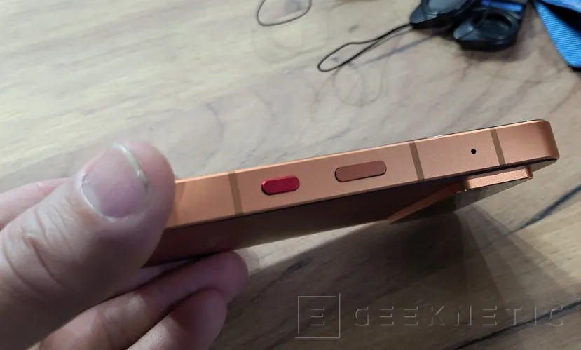 Geeknetic Unihertz Titan 2 Elite est le téléphone mobile avec clavier physique qui veut convaincre les nostalgiques de BlackBerry qu'il arrive au MWC 2026 3