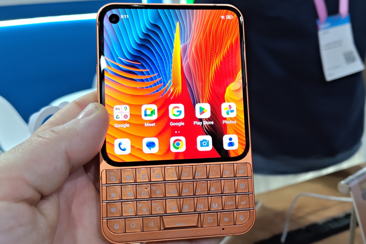Unihertz Titan 2 Elite est le téléphone mobile avec clavier physique qui veut convaincre les nostalgiques de BlackBerry qu'il arrive au MWC 2026