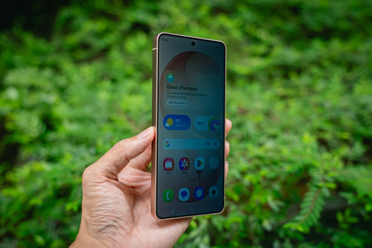 Samsung déclare l'état d'urgence dans sa division mobile alors que les prix de la mémoire grimpent de 850 %