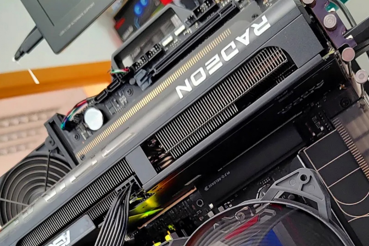 AMD lance FSR 4.1 avec le pilote Adrenalin 26.3.1 : une meilleure image avec l'IA et une connexion surprenante avec la PS5 Pro