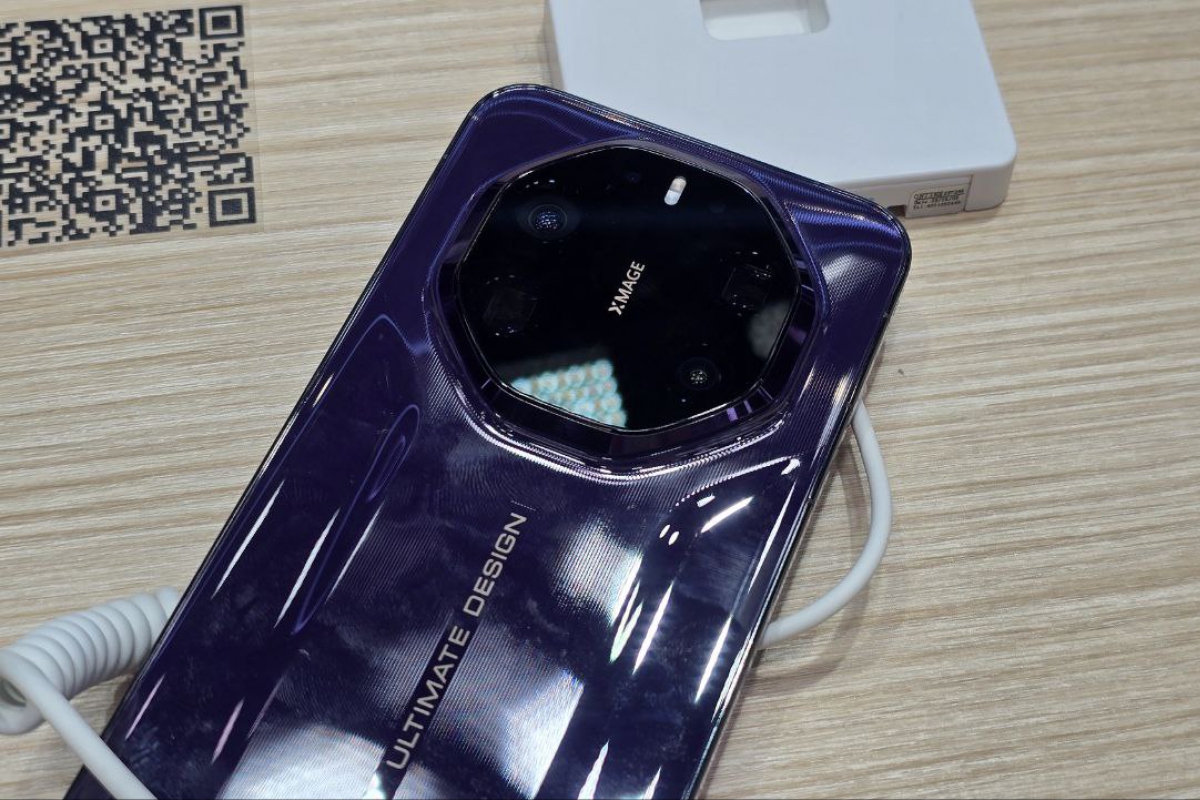 Appareils haut de gamme de HUAWEI, Mate 80 Pro Max et RS Ultimate avec jusqu'à 20 Go de RAM et verre Kunlun de 3 génération