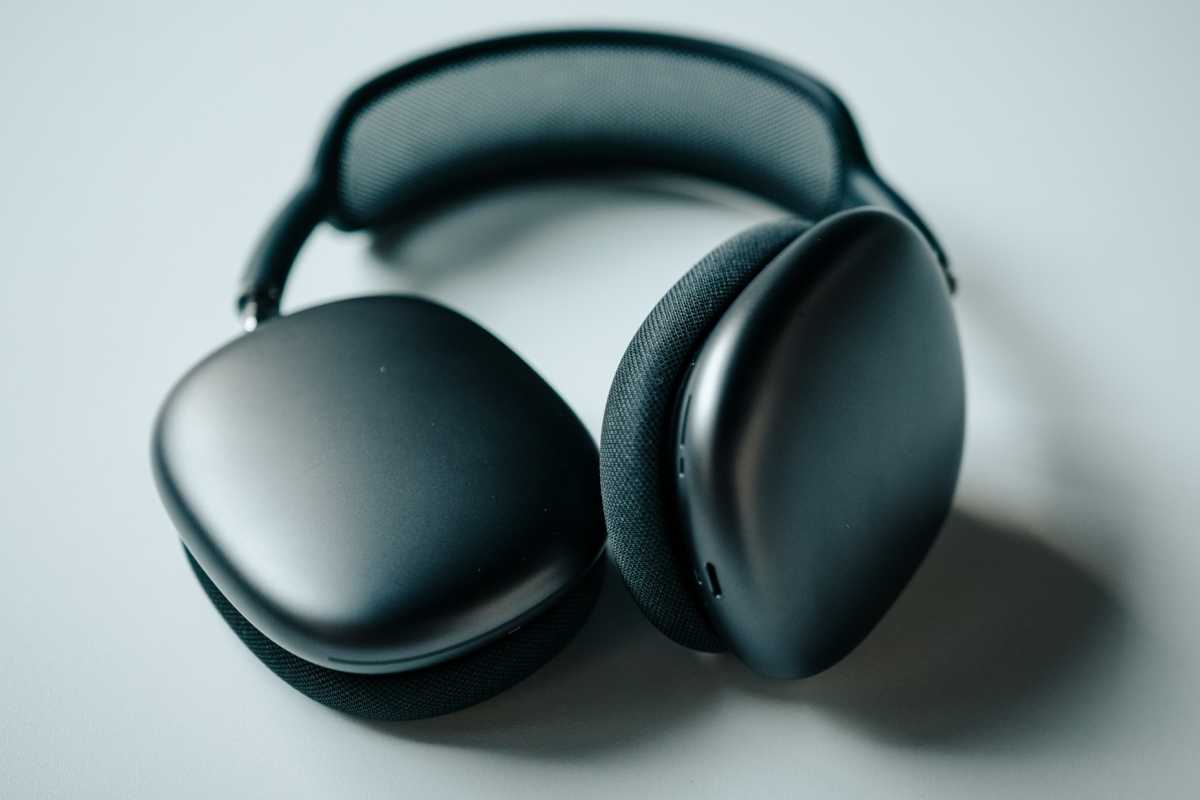 Apple appelle les écouteurs AirPods Max 2 qui ont à peine changé par rapport au modèle d'origine