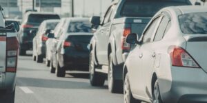 Peut-on vraiment faire confiance à Waze pour éviter les bouchons ? Certains experts affirment que non