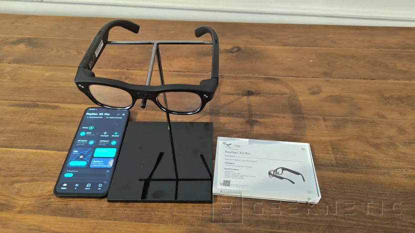 Geeknetic TCL CSOT présente au MWC 2026 des écrans avec 45% de consommation en moins et un moniteur pliable qui passe de 16 à 28 pouces 4