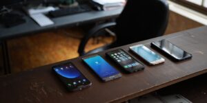 Les cinq smartphones qui tiennent le plus longtemps sans perdre en performance
