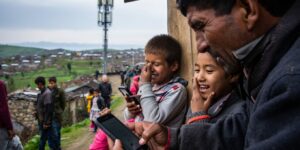 « On était coupés du monde » : ce village enfin raccordé à la 4G après huit ans dʼattente