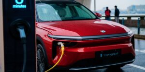 1 050 km dʼautonomie et recharge en 8 minutes: la nouvelle Hongqi électrique affole les compteurs