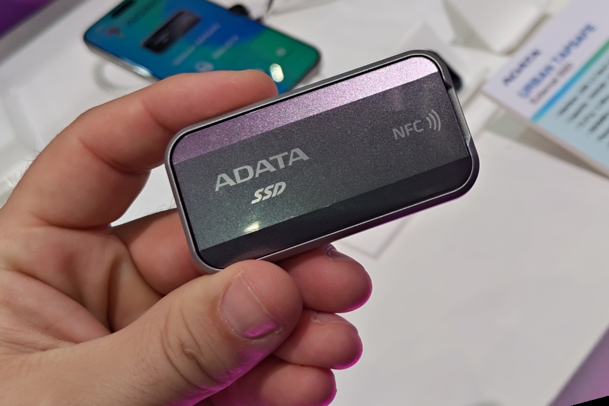ADATA apporte l'Urban TapSafe au Computex 2026, un SSD externe qui se déverrouille avec NFC et atteint 1900 Mo/s