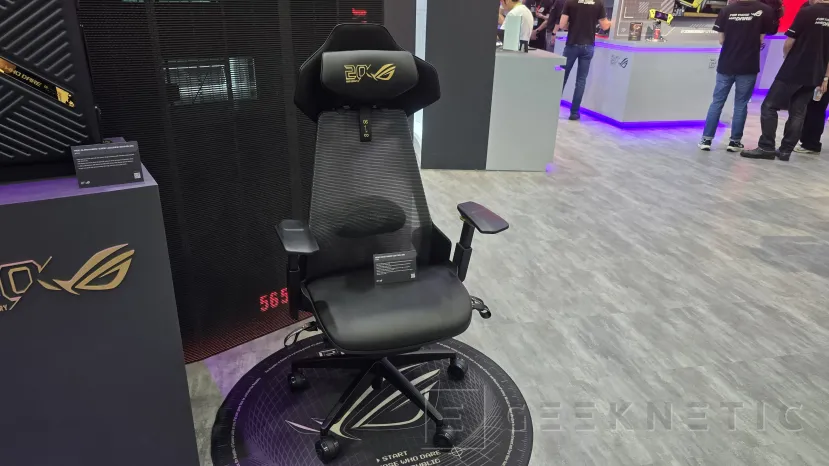 Geeknetic Une souris de 65 000 DPI et un clavier en fibre de carbone plaqué or 24 carats parmi les nouveaux périphériques ASUS ROG 20e anniversaire 10