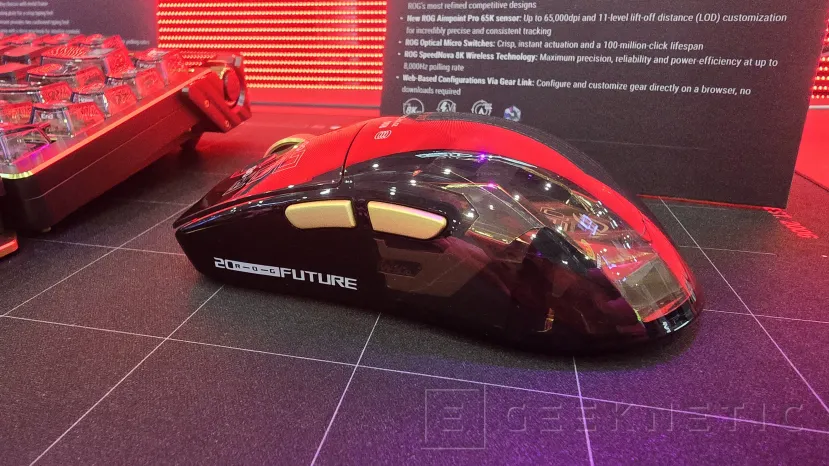 Geeknetic Une souris de 65 000 DPI et un clavier en fibre de carbone plaqué or 24 carats parmi les nouveaux périphériques ASUS ROG 20e anniversaire 6