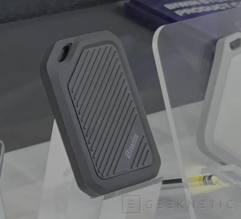 Geeknetic Biwin se souvient également du stockage externe : CFexpress VPG800, SSD portables jusqu'à 8 To, microSD Express et plus encore 2