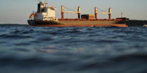 Un cargo suspect intercepté en mer Baltique relance les tensions entre lʼOtan et Moscou