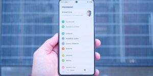 Samsung Galaxy S26 Ultra : un correctif logiciel pour éliminer la tache rouge de l&rsquo;écran