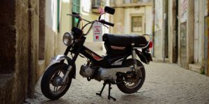 Cette petite moto japonaise à moins de 4 000 euros bouscule tout le marché de la deux-roues