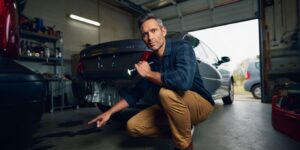 Un acheteur professionnel révèle comment il repère une voiture trafiquée en deux minutes