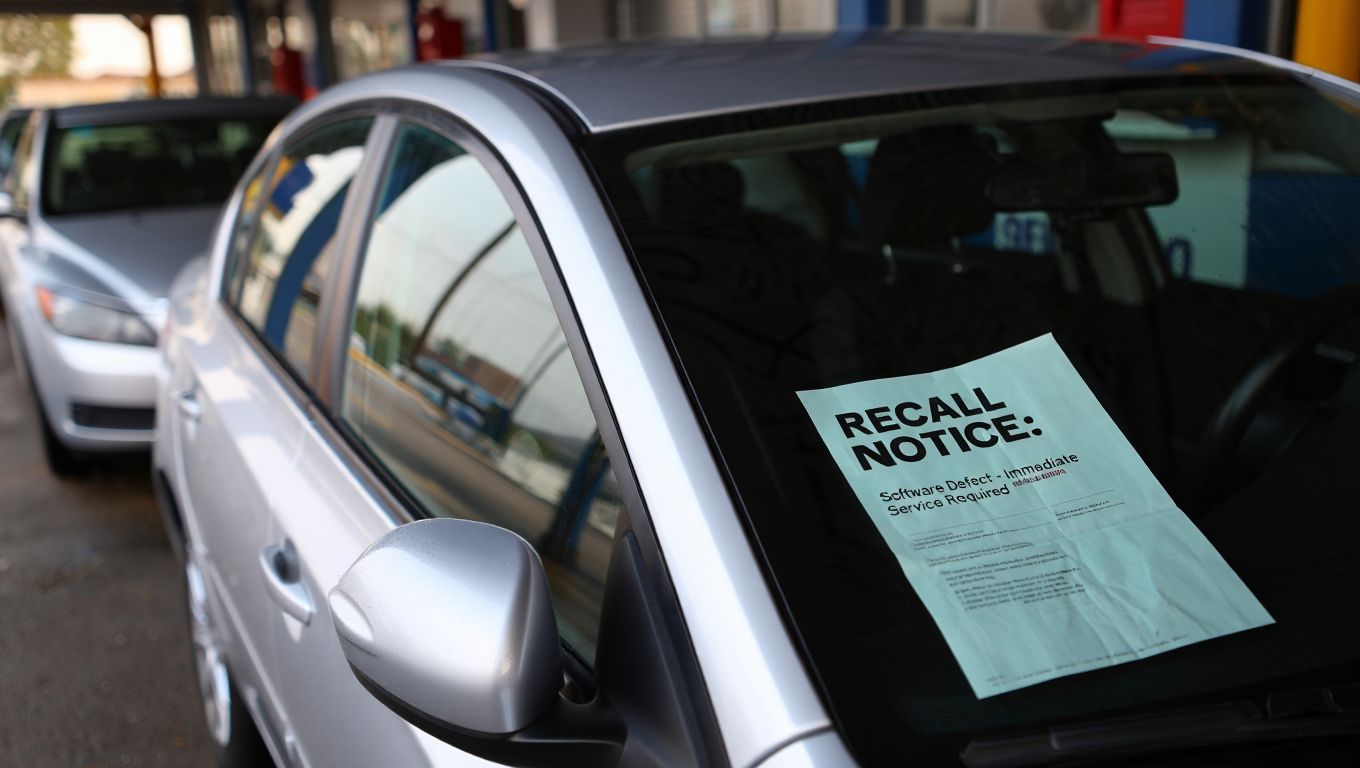 Un défaut logiciel oblige ce constructeur à rappeler des milliers de voitures électriques