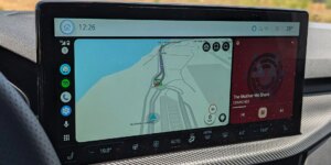 Google Maps apporte le compteur de vitesse à Android Auto également en Italie