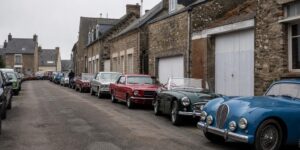Ce village de la Manche compte plus de voitures de collection que dʼhabitants