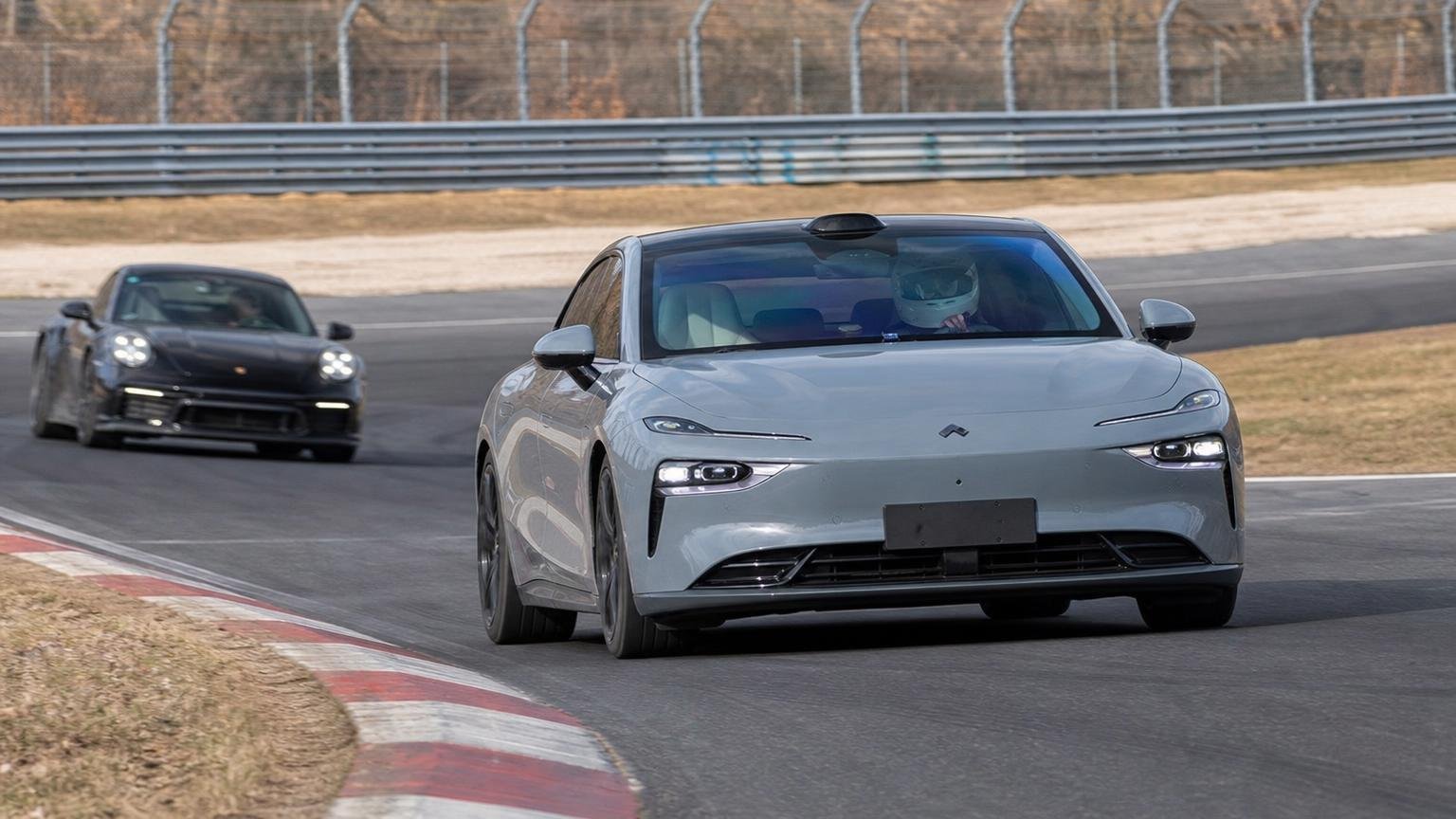 Cette berline chinoise est annoncée plus rapide quʼune Porsche 911 sur circuit