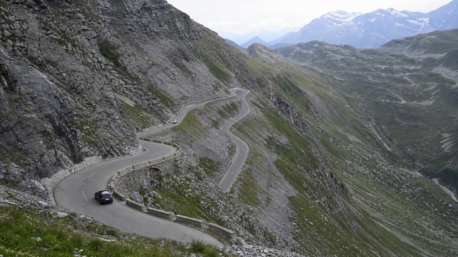 Cette route des Alpes est plus spectaculaire que le col du Galibier et presque personne ne la connaît