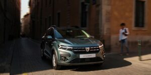 Dacia Sandero : la prochaine génération passe à lʼhybride et garde son prix plancher