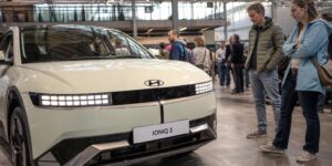 Hyundai dévoile la Ioniq 3 avec 600 km dʼautonomie annoncés pour moins de 35 000 euros