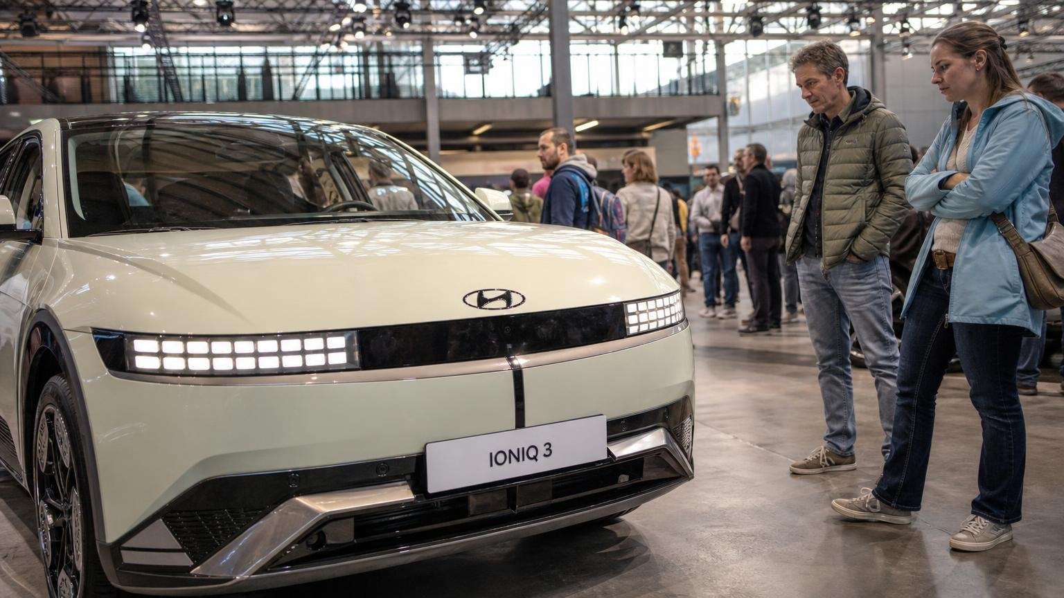 Hyundai dévoile la Ioniq 3 avec 600 km dʼautonomie annoncés pour moins de 35 000 euros