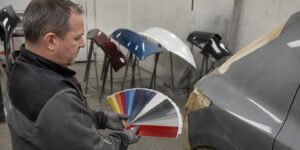 Un carrossier classe les six couleurs de voiture les plus coûteuses à réparer