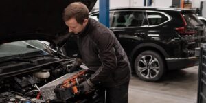 Un constructeur allemand rappelle plusieurs modèles pour un défaut de batterie : la liste des séries concernées est en ligne