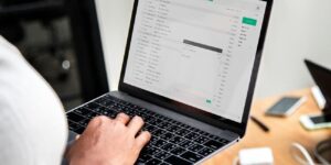 Forfait mobile Pro : comment choisir la meilleure offre avec e-mail d&rsquo;entreprise inclus ?