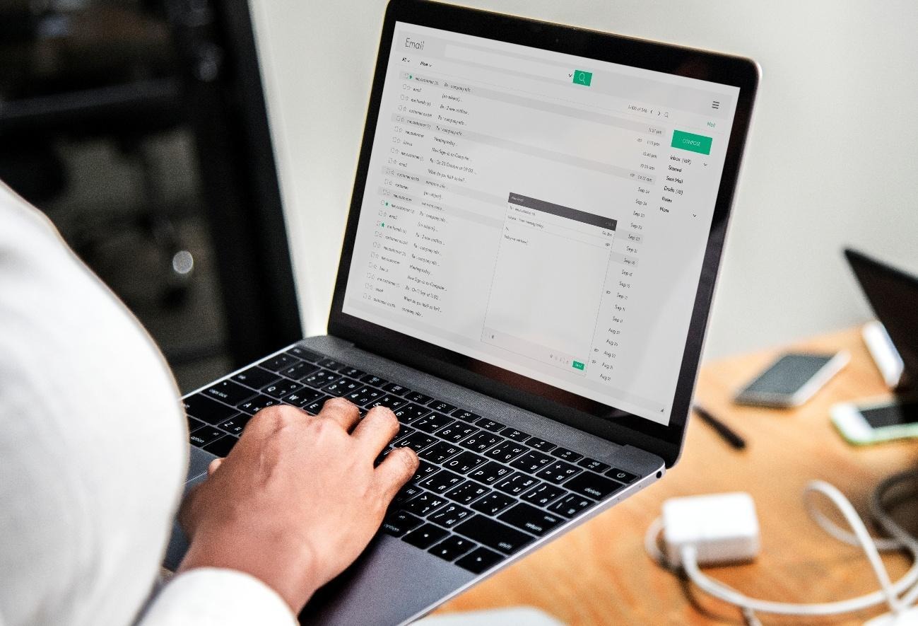 Forfait mobile Pro : comment choisir la meilleure offre avec e-mail d'entreprise inclus ?