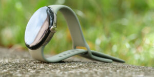 Les fonctionnalités proactives de Google Health Guardian arrivent sur Pixel Watch et Fitbit Air